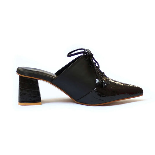 Bantu Block Heel In Black